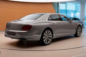 Bentley Flying Spur First Edition 2020 года  (UAE)